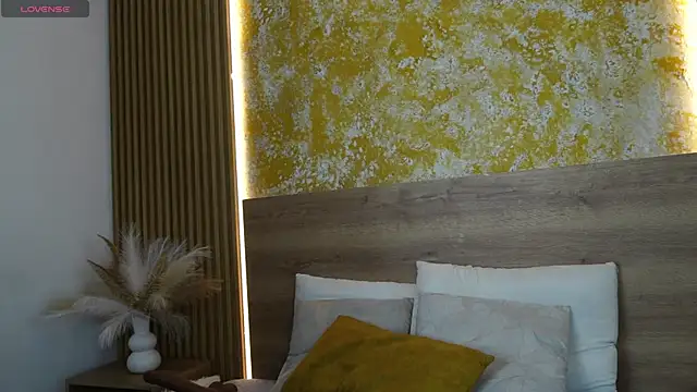 mia rossi 7 online show from April 2026 04:03:01 AM