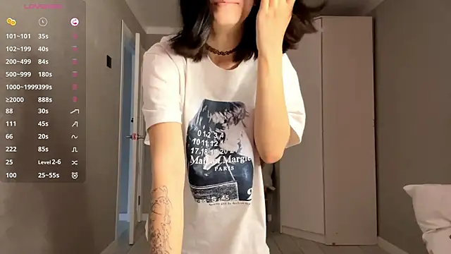 Snapshot of AmeliaMiotii chatting on April 2026 10:18:02 AM AmeliaMiotii online show from April 2026 10:18:02 AM