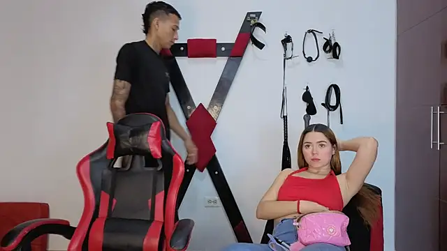 Snapshot of Hana_and_Zeta2026 chatting on April 2026 12:11:02 PM Hana and Zeta2026 online show from April 2026 12:11:02 PM