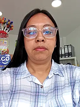 Snapshot of Violeta--7 chatting on April 2026 01:48:01 PM Violeta--7 online show from April 2026 01:48:01 PM