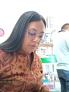 Snapshot of Violeta--7 chatting on April 2026 01:59:01 PM Violeta--7 online show from April 2026 01:59:01 PM