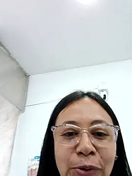 Snapshot of Violeta--7 chatting on April 2026 07:58:02 PM Violeta--7 online show from April 2026 07:58:02 PM