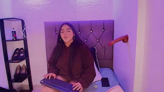 sweet  cherry1 online show from April 2026 06:32:01 PM