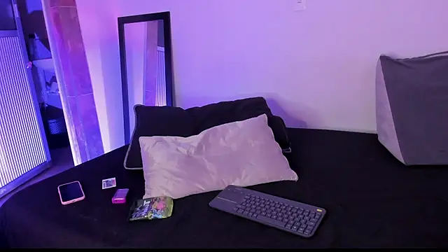 Snapshot of Daniela__Cadavid chatting on April 2026 04:25:01 AM Daniela Cadavid online show from April 2026 04:25:01 AM