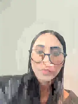 juliacosta online show from April 2026 01:35:02 PM