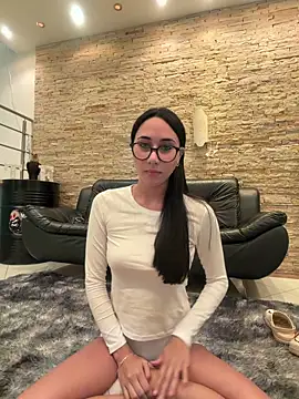 juliacosta online show from May 2026 07:25:02 AM