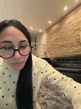juliacosta online show from May 2026 01:02:02 AM