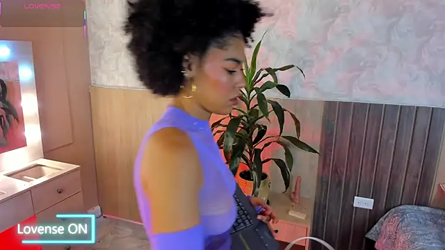 Snapshot of baddie_delaylaa chatting on April 2026 06:32:01 PM baddie delaylaa online show from April 2026 06:32:01 PM