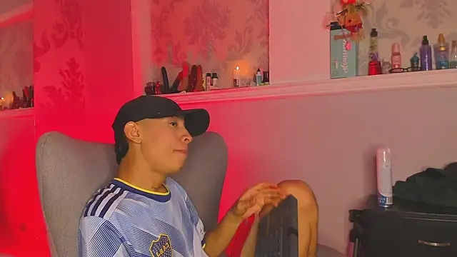 MaicolSmiith  online show from April 2026 04:19:01 AM