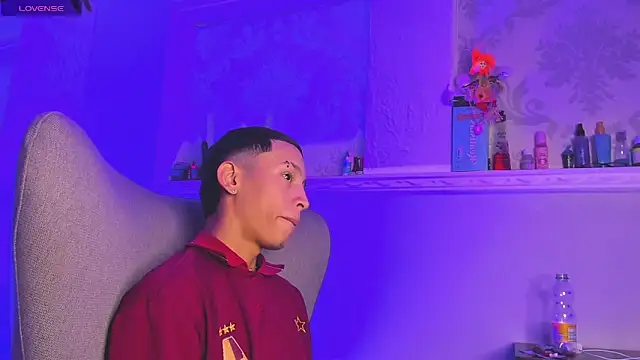 MaicolSmiith  online show from April 2026 09:10:02 PM