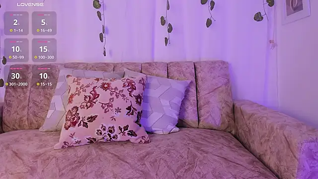 Velvet Noir  online show from April 2026 06:14:01 PM