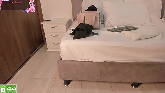 Natasha Marin online show from April 2026 07:37:02 PM