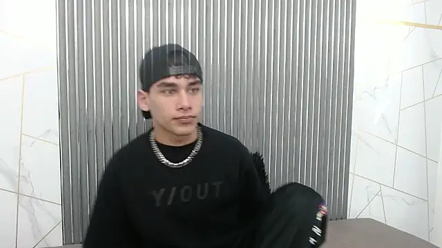 Kitsune 44 online show from April 2026 07:18:01 PM