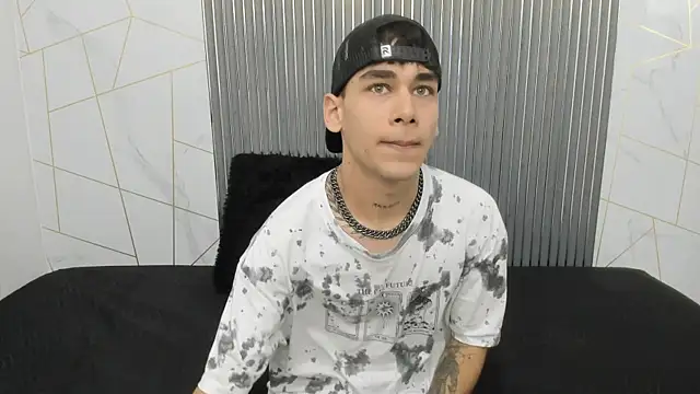 Kitsune 44 online show from March 2026 07:15:02 PM