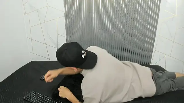 Kitsune 44 online show from March 2026 07:26:02 PM