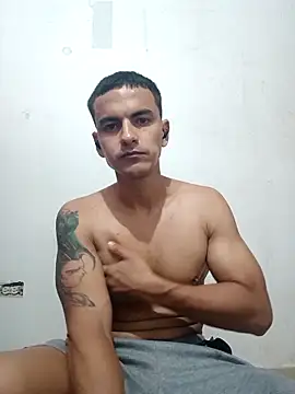 Snapshot of Heartsarm chatting on April 2026 07:06:02 PM Heartsarm online show from April 2026 07:06:02 PM