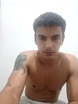 Snapshot of Heartsarm chatting on April 2026 10:28:02 PM Heartsarm online show from April 2026 10:28:02 PM