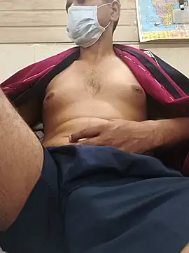 yogii20 online show from April 2026 12:58:02 AM