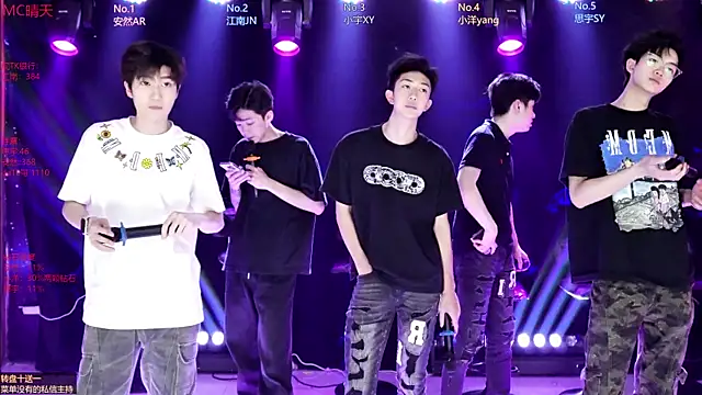 Snapshot of AOA-boy001 chatting on April 2026 07:58:01 AM AOA-boy001 online show from April 2026 07:58:01 AM