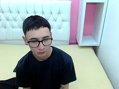 Snapshot of 23alana chatting on April 2026 03:11:02 AM 23alana online show from April 2026 03:11:02 AM