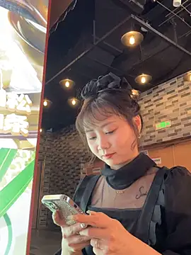 Snapshot of Huihui_518 chatting on April 2026 06:19:01 AM Huihui 518 online show from April 2026 06:19:01 AM