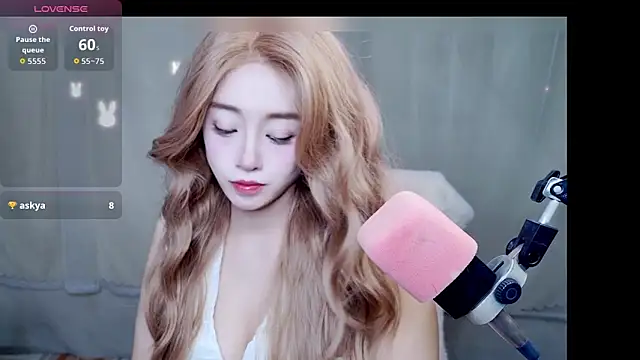 Cuviee online show from April 2026 06:11:02 PM