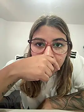 C1N09 online show from June 2026 05:54:01 PM