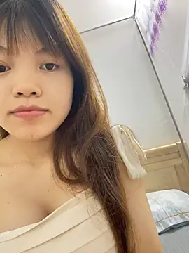 Snapshot of -Vaci- chatting on April 2026 03:13:02 PM -Vaci- online show from April 2026 03:13:02 PM