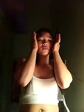 Snapshot of -Quyny- chatting on April 2026 08:05:02 PM -Quyny- online show from April 2026 08:05:02 PM