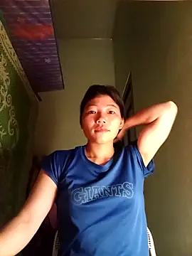 Snapshot of -Quyny- chatting on April 2026 07:30:01 PM -Quyny- online show from April 2026 07:30:01 PM