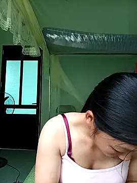 Snapshot of -Quyny- chatting on April 2026 04:58:02 AM -Quyny- online show from April 2026 04:58:02 AM