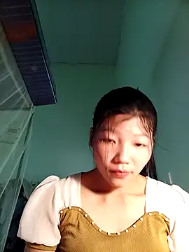 Snapshot of -Quyny- chatting on March 2026 04:35:02 AM -Quyny- online show from March 2026 04:35:02 AM