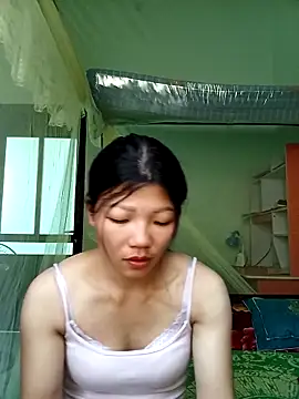 Snapshot of -Quyny- chatting on April 2026 07:15:02 AM -Quyny- online show from April 2026 07:15:02 AM