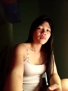 Snapshot of -Quyny- chatting on April 2026 08:53:02 PM -Quyny- online show from April 2026 08:53:02 PM