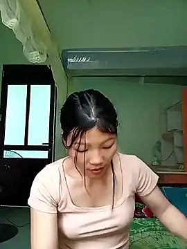 Snapshot of -Quyny- chatting on April 2026 07:36:01 AM -Quyny- online show from April 2026 07:36:01 AM