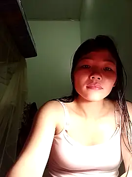 Snapshot of -Quyny- chatting on April 2026 12:34:01 PM -Quyny- online show from April 2026 12:34:01 PM