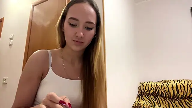 Snapshot of Liesenaniles chatting on April 2026 03:24:01 AM Liesenaniles online show from April 2026 03:24:01 AM