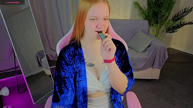 Candy Lirr online show from April 2026 03:52:02 AM