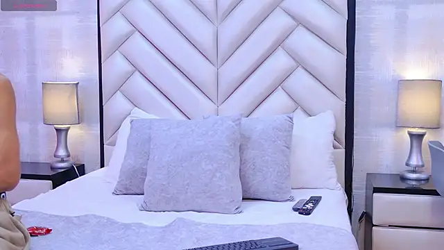 ChloeAndJeanPaul online show from April 2026 03:30:02 AM