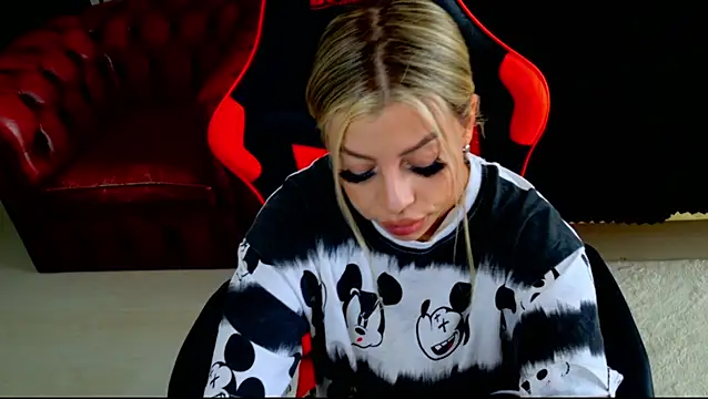 Ohh Nicole online show from April 2026 02:08:01 PM