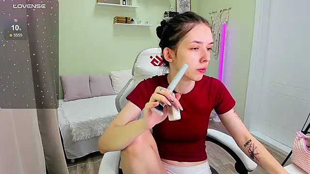 AnnaOddy online show from June 2026 01:17:02 AM