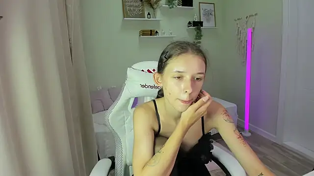 AnnaOddy online show from July 2026 02:29:01 AM