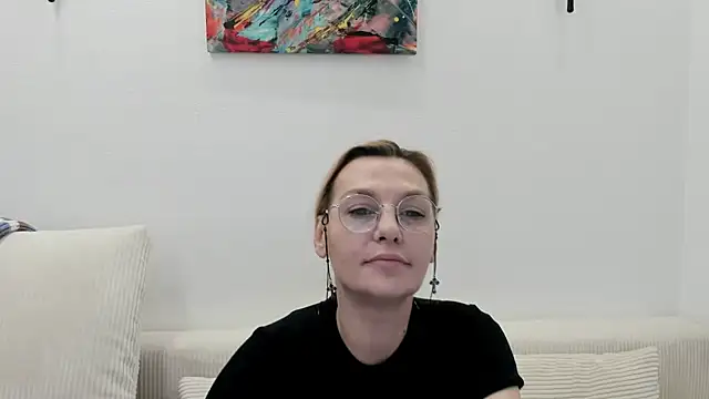 Snapshot of OeigesMik chatting on March 2026 10:17:02 AM OeigesMik online show from March 2026 10:17:02 AM