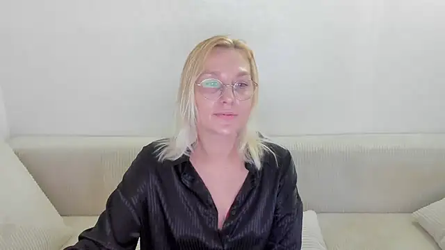 OeigesMik online show from May 2026 10:10:02 AM