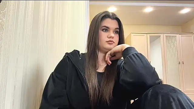 elaracuttie online show from April 2026 04:20:02 PM