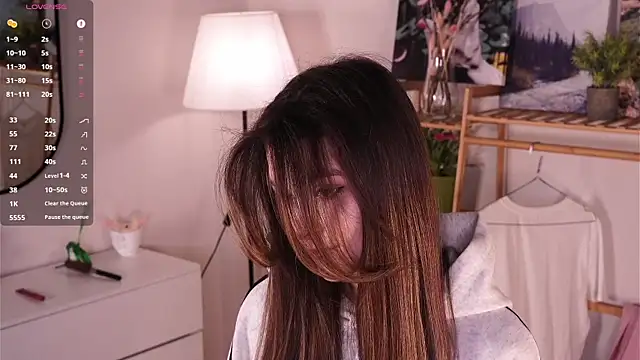 Snapshot of CherlyGuss chatting on April 2026 03:23:01 AM CherlyGuss online show from April 2026 03:23:01 AM