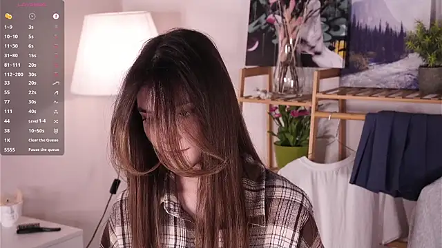 Snapshot of CherlyGuss chatting on April 2026 03:52:02 AM CherlyGuss online show from April 2026 03:52:02 AM