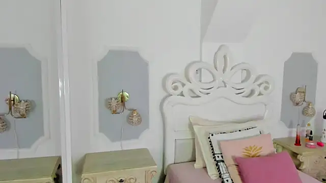 elizathx online show from April 2026 12:12:02 PM