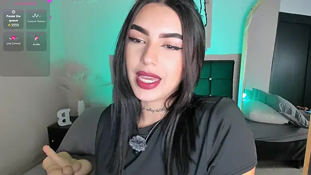 sabrina voss online show from May 2026 12:12:01 AM