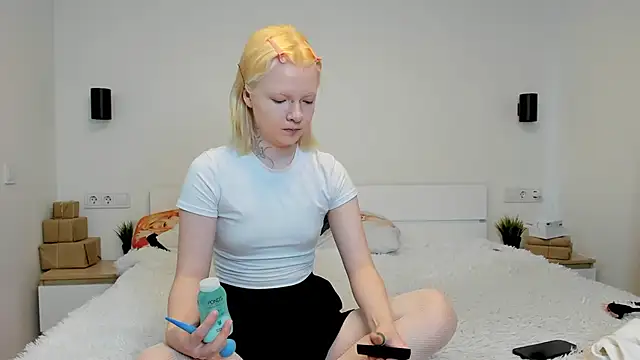 EIanorPuglia online show from April 2026 05:02:01 AM